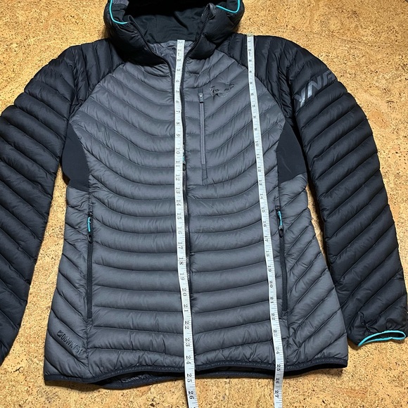 Dynafit Wm’s Radical Down RDS Hooded Jacket In Blackout Sz M - Picture 15 of 16